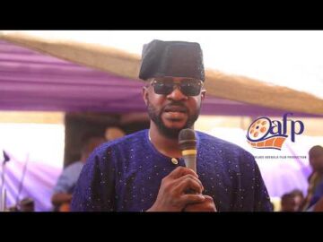 SAAMU ALAJO ( CHRISTMAS PARTY ) CELEBRATES FRIENDS, FAMILIES & LOVED ONES.